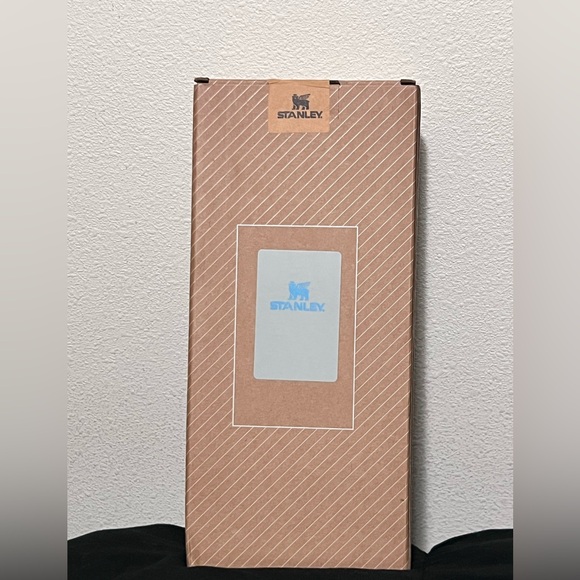 Stanley Quencher H2.0 FlowState Tumbler - Picture 3 of 7